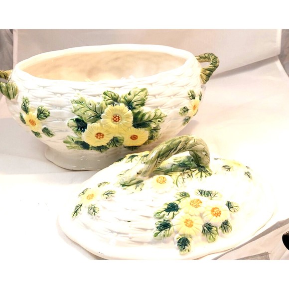 Vintage Floral Basket Ceramic Soup Tureen Daysies marked Japan 13x10x9 - Picture 5 of 7